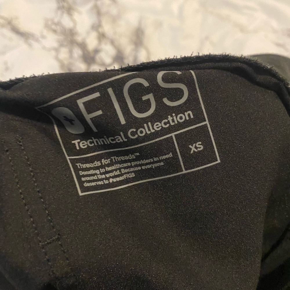 3 FIGS SCRUBS size XS